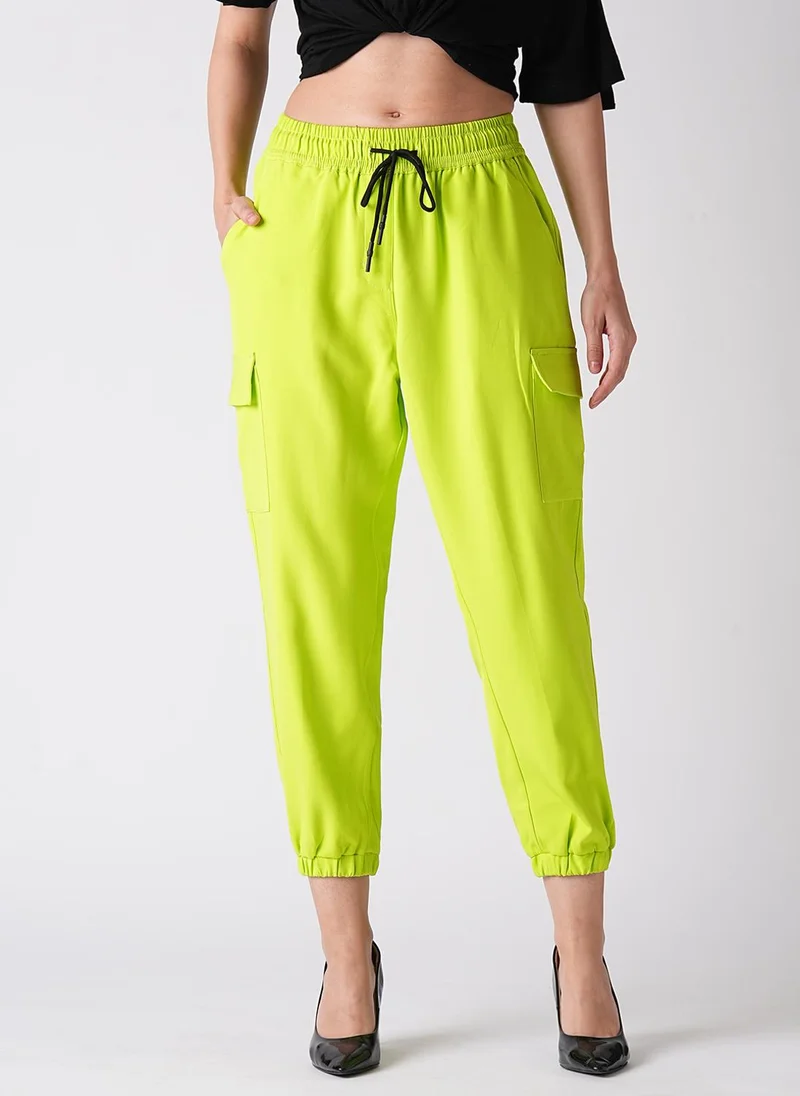 جلو باص بنطلون رياضي نسائي بخصر مطاطي وحزام وجيوب واسعة